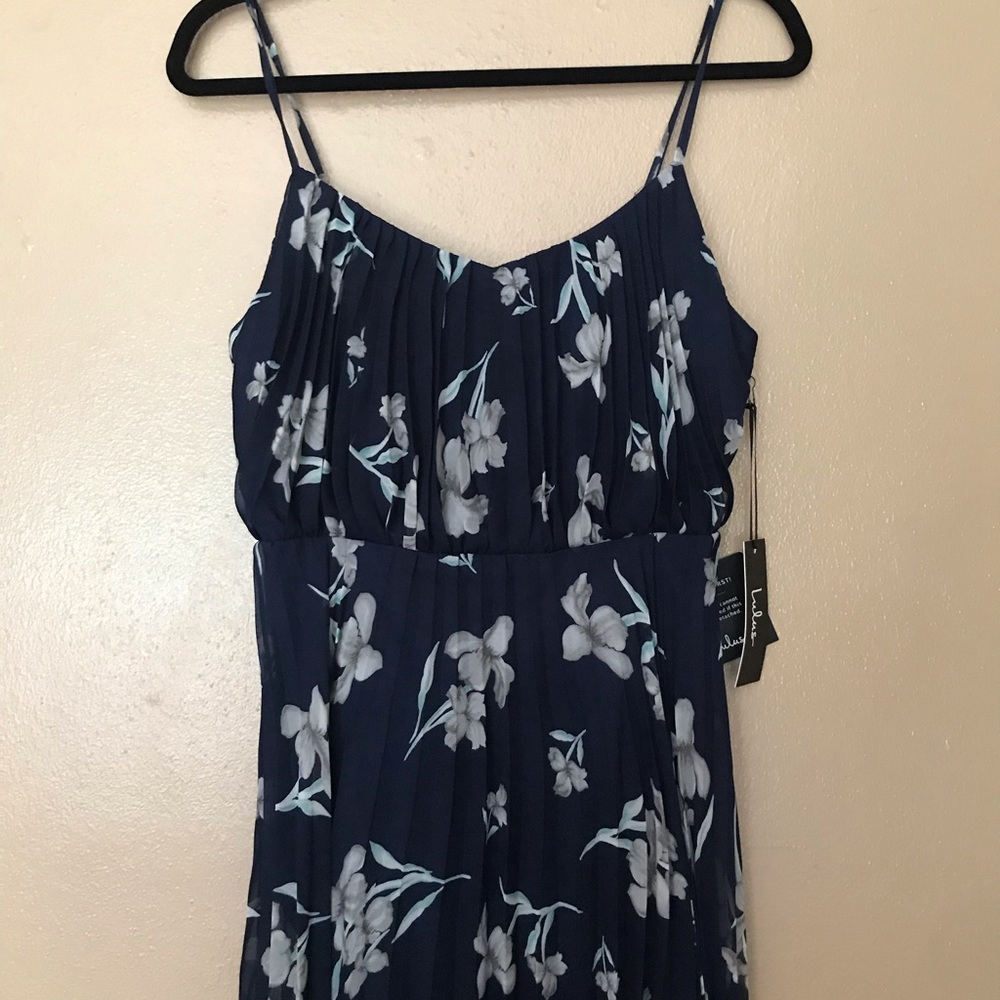 Lulus floral pleated dress